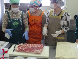 ベーコン作りと足踏みうどん　4月25日（水）